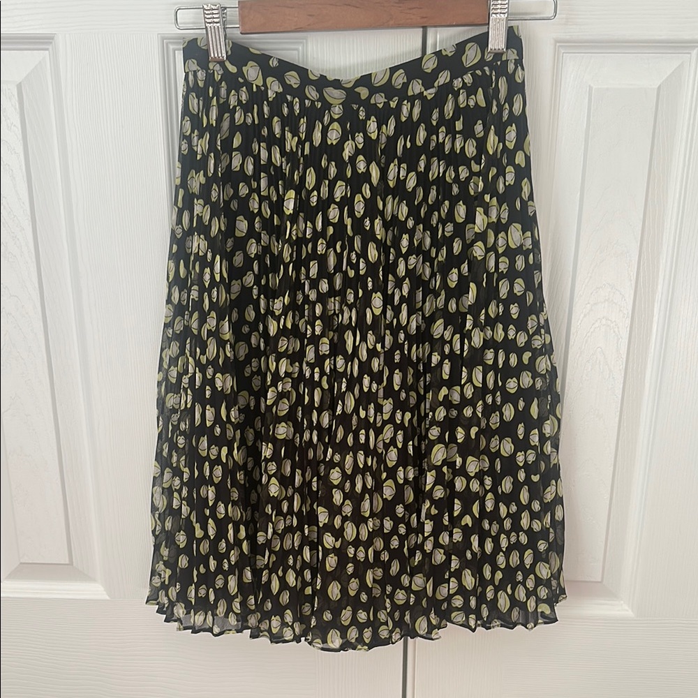 Diane Von Furstenberg Black and White A-Line Pleated Skirt